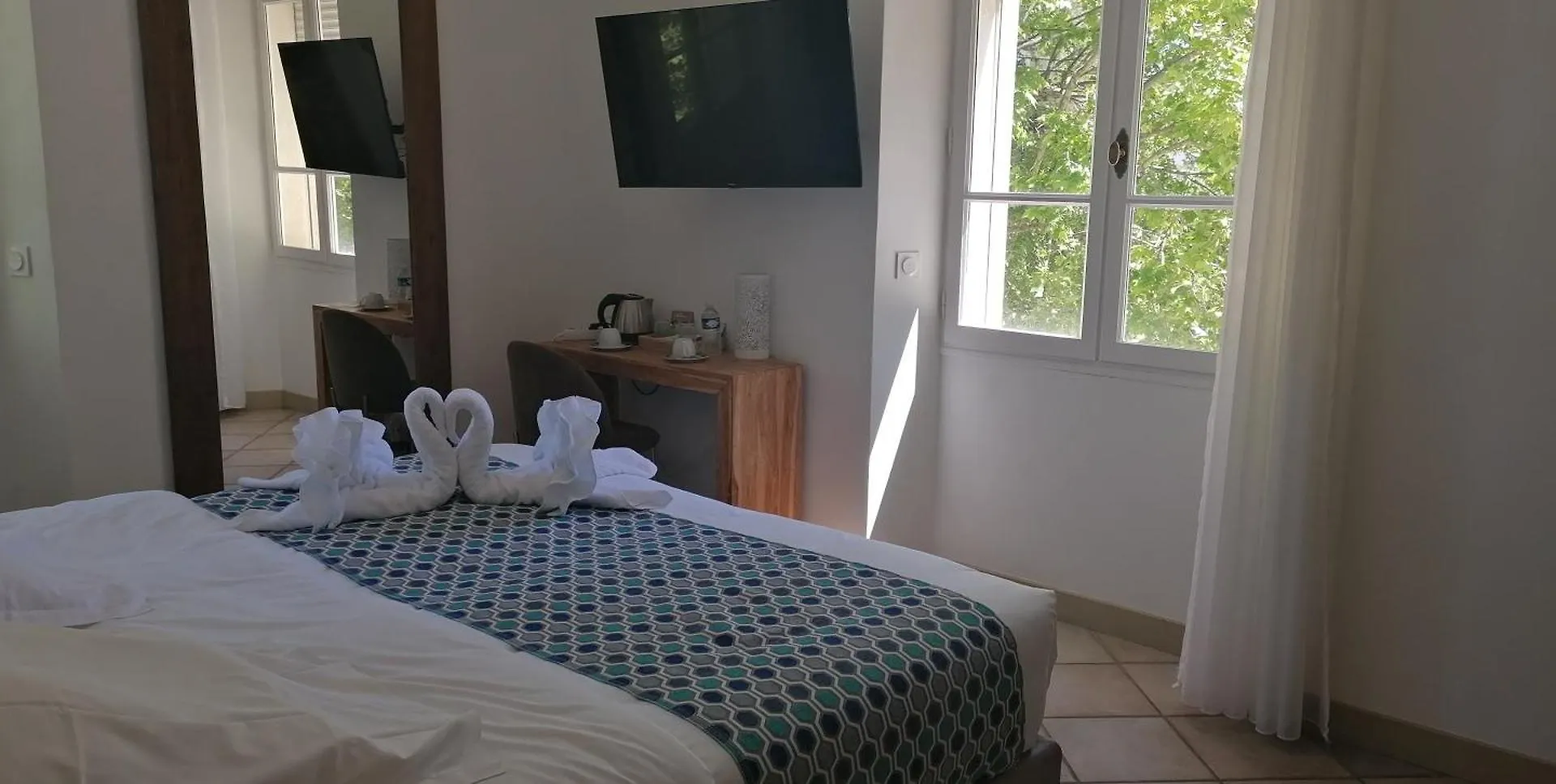 Domaine De La Nerthe- Hotel Provence Mediterranee Gignac-la-Nerthe